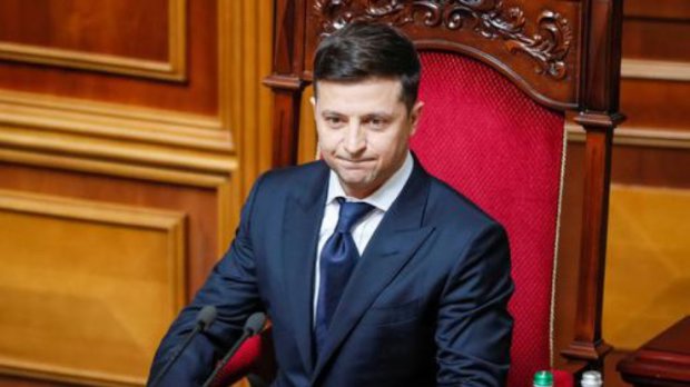 Ура! Победа! Зеленский стремится завлечь украинцев к законодательным процессам