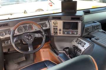 "Хаммер" салон. Фото: скрин youtube