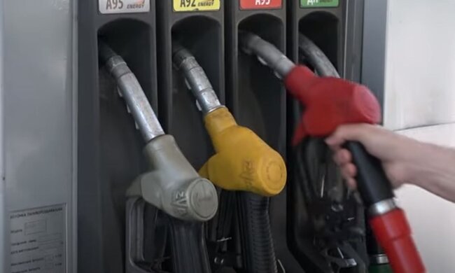 АЗС. Фото: скріншот YouTube-відео