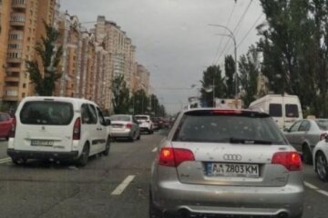Перекроют на две недели: Киев опять застынет в пробках, водителей предупредили