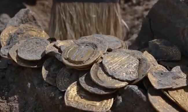 Древние монеты. Фото: скриншот YouTube