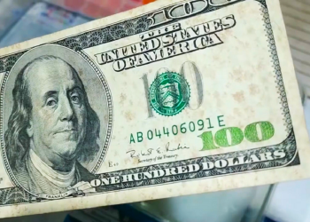 Долар. Фото: YouTube