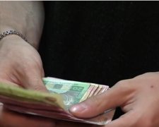 В Минсоцполитики пообещали повысить пенсии украинцам. Фото: скриншот YouTube