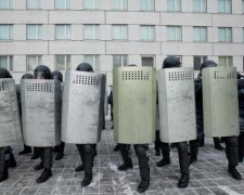 При разгоне акции протеста в столице погибло почти 90 человек