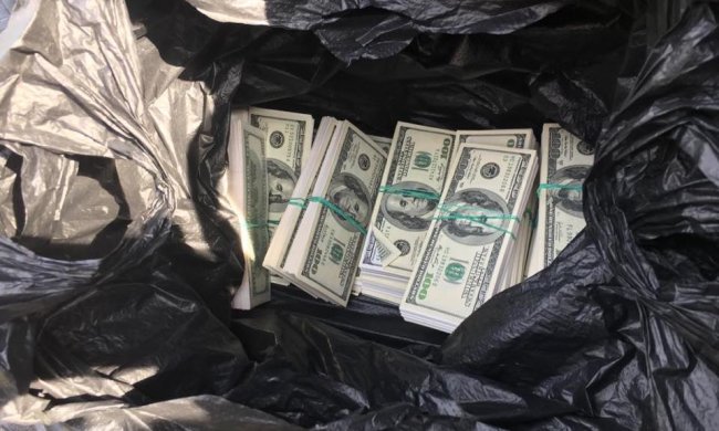 В Киеве задержали мужчину со взяткой в 500 тысяч долларов для Луценко