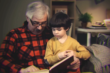 ПФУ виплачуватиме українцям базову соціальну допомогу. Фото: YouTube