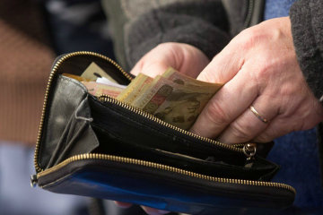 Украинцев обрадовали: жить стало лучше, зарплаты при Порошенко выросли