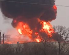 Пожар на нефтебазе на рф. Фото: скриншот YouTube-видео