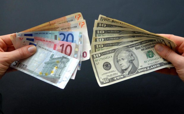 Фиктивные обменники: украинцев предупредили, где продают фальшивые доллары и евро