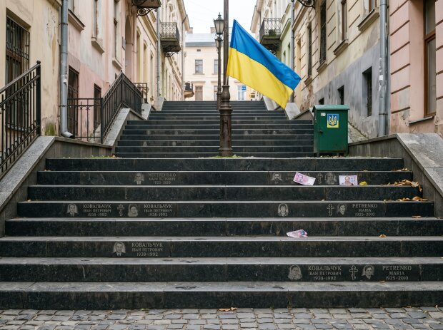 Чернівці сходи надгробні плити граніт центр
