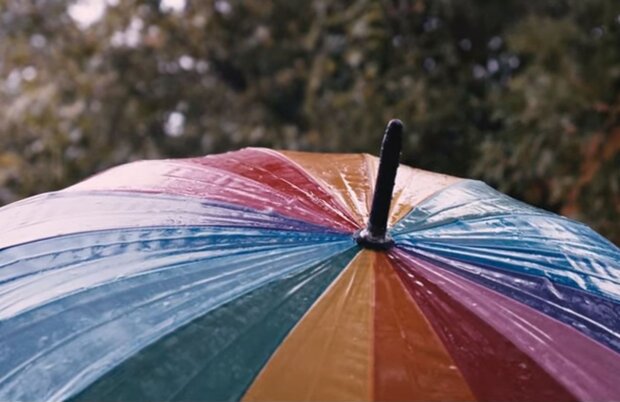 Парасолька. Фото: скріншот YouTube-відео