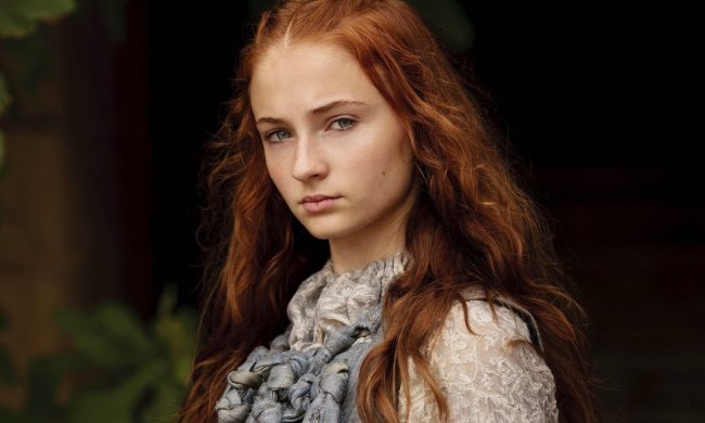 Звезда сериала "Игра престолов" второй раз сыграла свадьбу, появилось фото