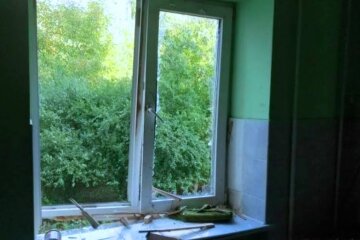 При взрыве в квартире разбились окна. Фото: скриншот ГСЧС