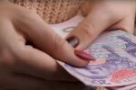 Деньги. Фото: скриншот YouTube-видео