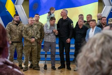 Виталий Кличко наградил киевлян-военнослужащих ко Дню Защитников