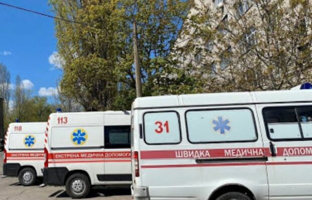 В Киеве - трагедия из-за китайского вируса: люди выпрыгивают из окон, спасти не успели