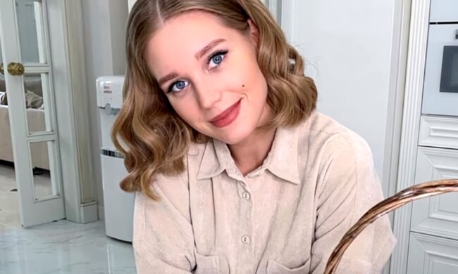 Кристина Асмус. Фото: скриншот YouTube