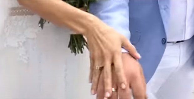 Как в ЗАГСах проходит регистрация брака в условиях карантина. Фото: скриншот Youtube