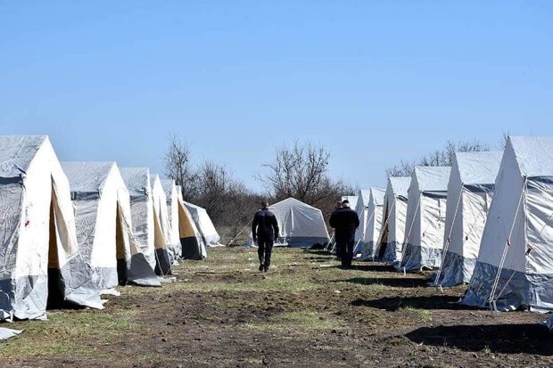 Все включено: на Днепропетровщине установили палаточный городок для обсервации со всеми удобствами