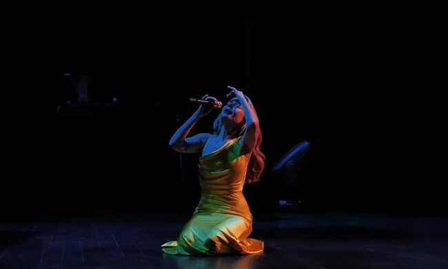 Тина Кароль.  Фото: скриншот YouTube-видео