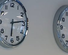 Летнее время: украинцам напомнили, когда переводить часы
