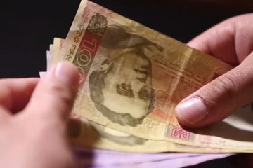 Гроші. Фото: скріншот YouTube-відео