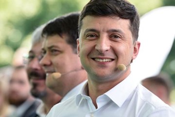 Зеленский показал, как отдыхает на шезлонге в Одессе