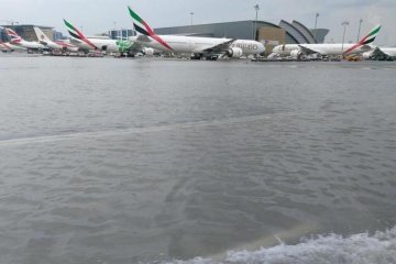 Аэропорт в Дубаях отменил рейсы