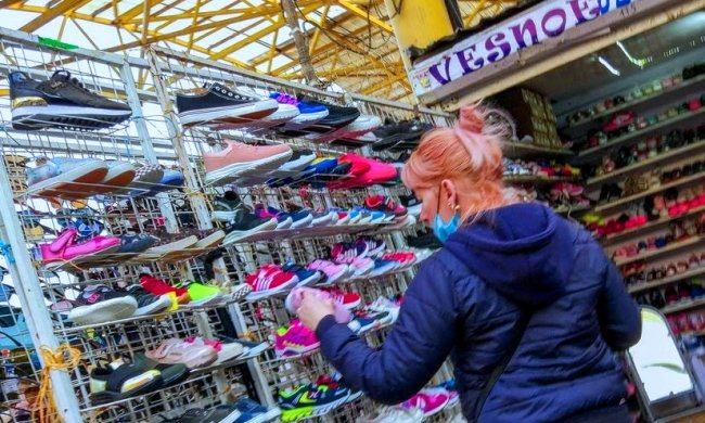 Покупка обуви. Фото: Культурометр Одессы