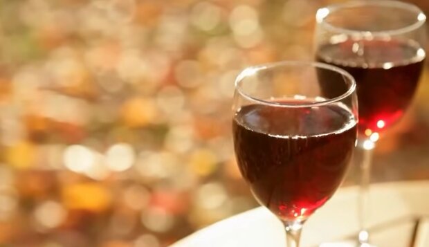 Вино. Фото: YouTube