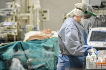 Киев бьет все антирекорды, такого еще не было: по три человека в одном боксе