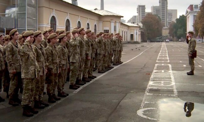 Женщины военные. Фото: YouTube, скрин