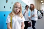 Киевские школьницы избивали подругу у всех на глазах