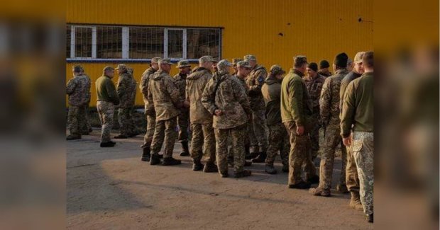 Результаты выборов президента Украины: Военные на Донбассе поддержали Зеленского, Порошенко проигрывает