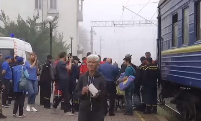 Эвакуация людей. Фото: скриншот YouTube-видео