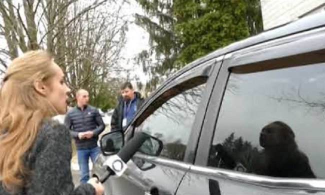 Глава сельсовета Николай Гуральник "убежал" от журналистов