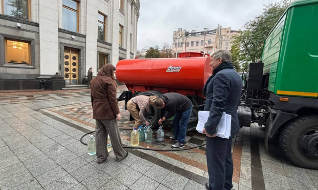 Всех украинцев предупредили - воду теперь будут давать по графику