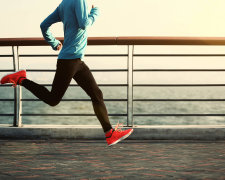 Ученые выяснили, когда лучше для здоровья совершать пробежки