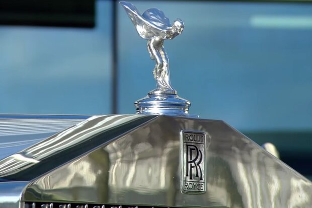 Автомобіль Rolls-Royce. Фото: скріншот YouTube-відео