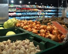 Тарифы и еда вытрясут последние копейки: украинцев "обрадовали" бешеным ростом цен