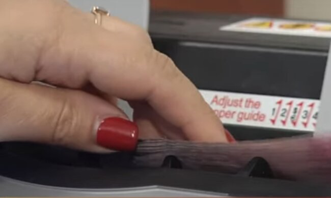 Деньги. Фото: скриншот YouTube