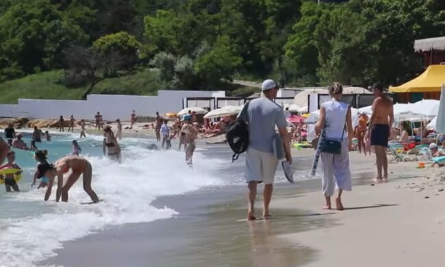 Запрет пляжей в Одессе. Фото: скриншот Yuotube