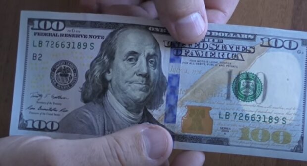 Долар. Фото: скріншот YouTube-відео