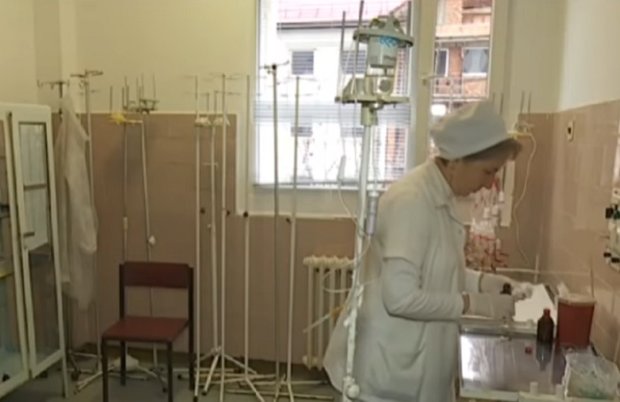 В Украине собираются уволить больше тысячи врачей. Фото иллюстративное