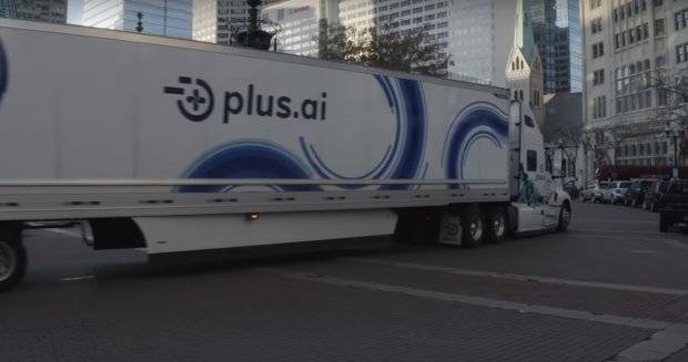 Беспилотный грузовик калифорнийского стартапа Plus.ai, скриншот видео
