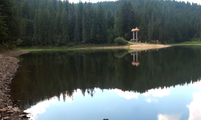 Озеро Синевир. Фото: скриншот YouTube-видео
