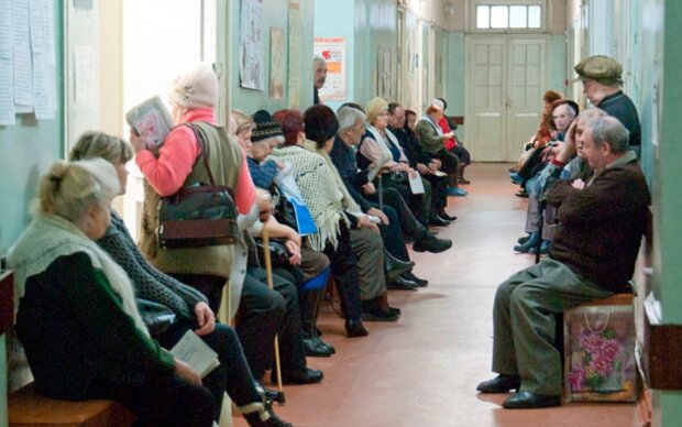 Поліклініки змінюють правила роботи: прийом протягом доби та консультації у вихідні