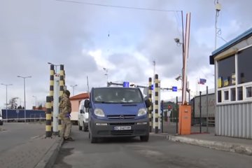 На границе с Польше заработал еще один КПП. Фото: скриншот Youtube