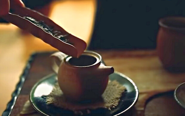 Чай. Фото: скріншот YouTube-відео.