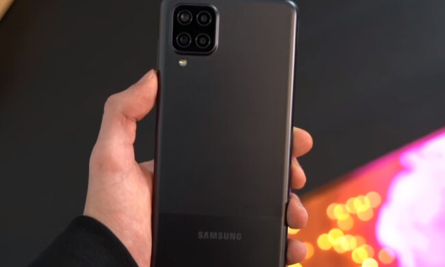 Мобильный телефон. Фото: скриншот YouTube-видео